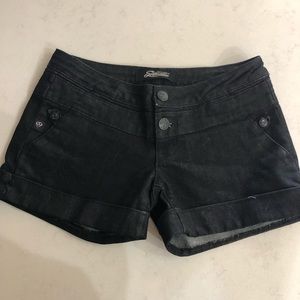 Serfontaine Black Shorts!